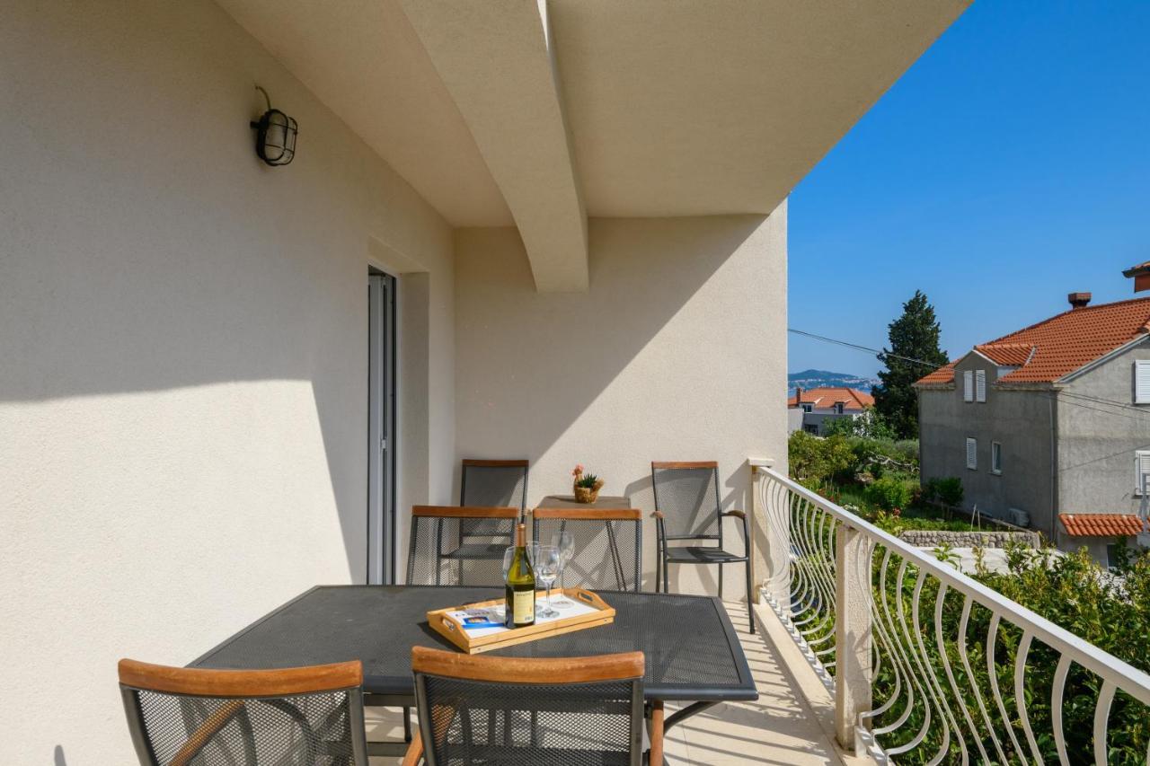 מליני Holiday Residence Zvono מראה חיצוני תמונה