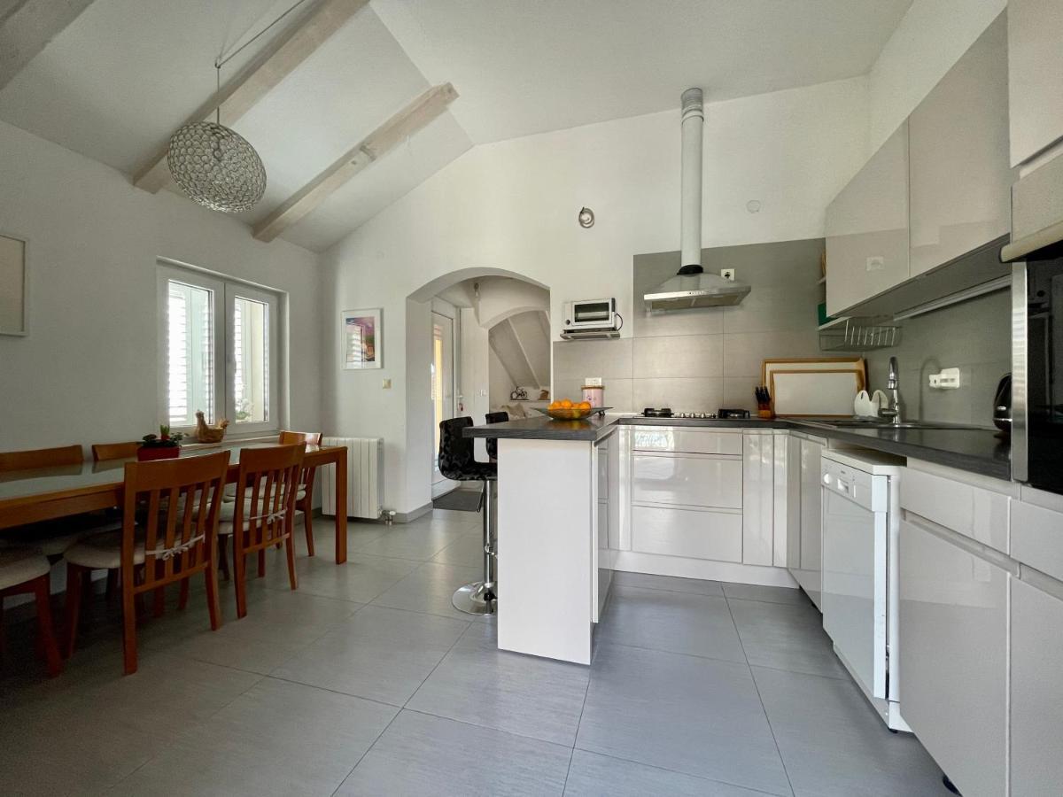 מליני Holiday Residence Zvono מראה חיצוני תמונה