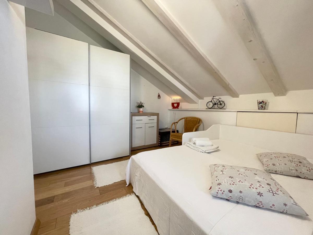 מליני Holiday Residence Zvono מראה חיצוני תמונה